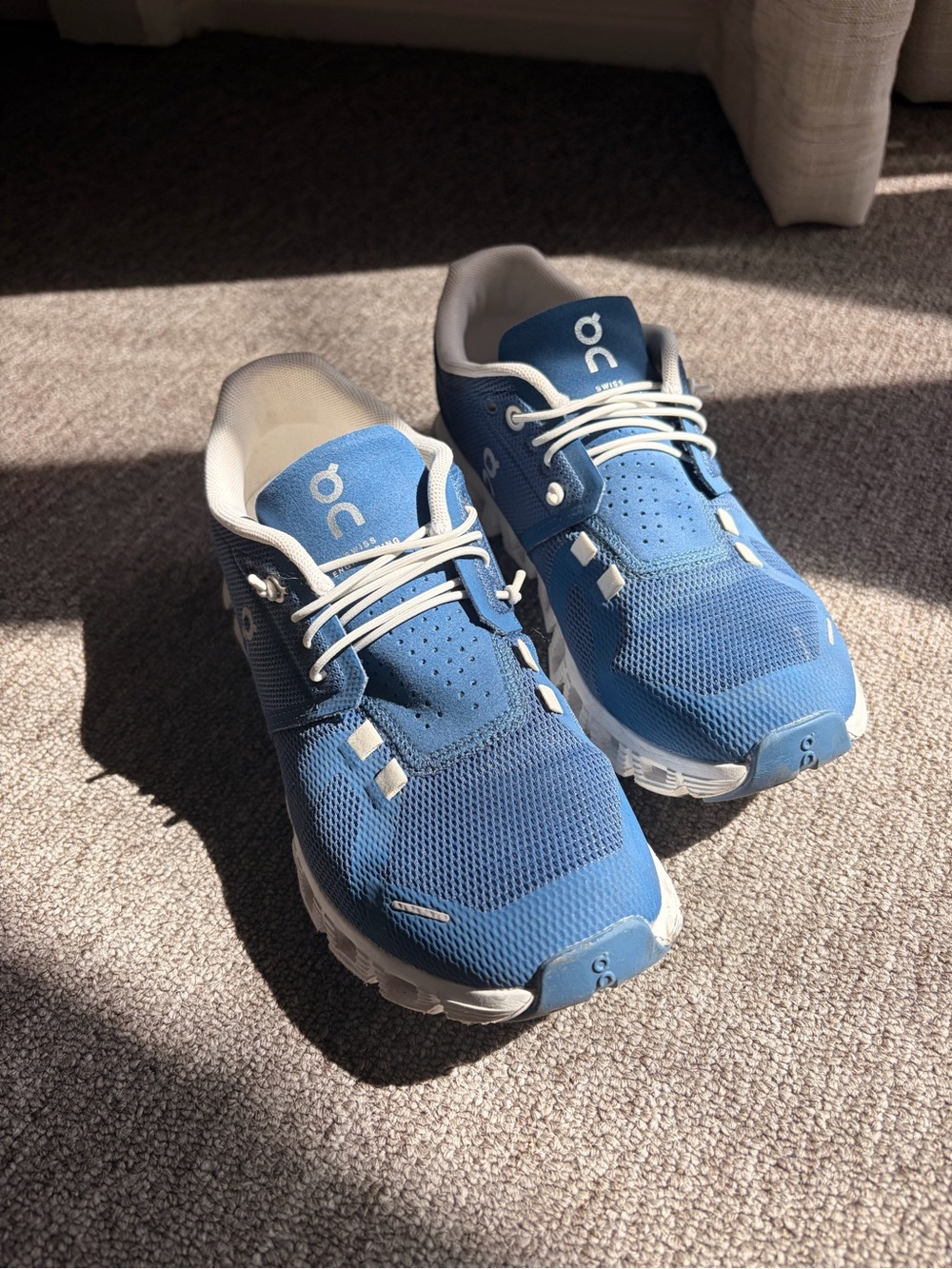 On Cloud 5 Navy Women’s Sneakers Size 7